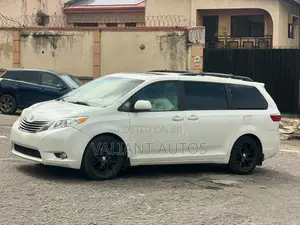 Toyota Sienna 2016 White