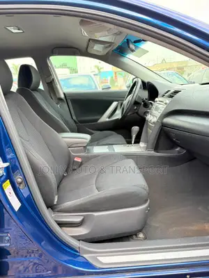 Toyota Camry SE 4dr Sedan (2.5L 4cyl 6A) 2011 Blue
