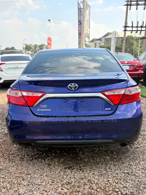 Toyota Camry SE 4dr Sedan (2.5L 4cyl 6A) 2016 Blue