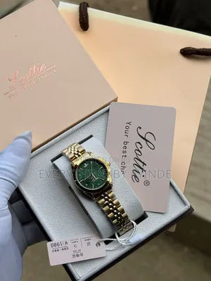 **LUXURY SCOTTIE FEMALE CHAIN Comes With Manual,tag,box and Gift Bag