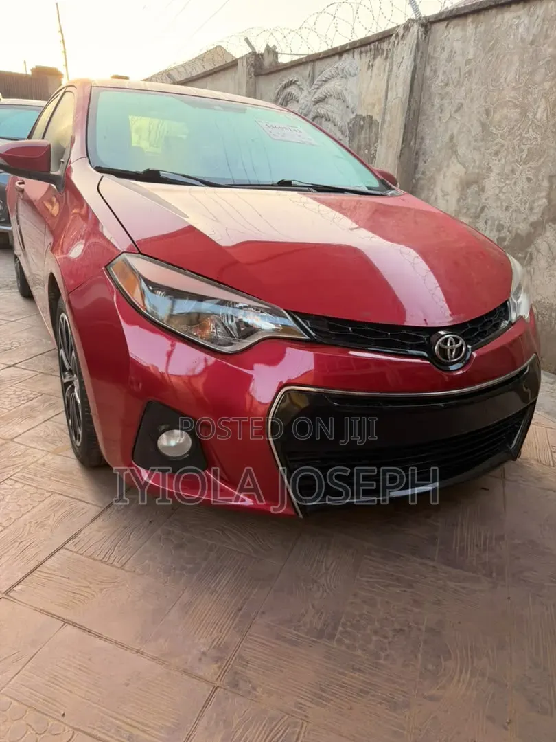 Toyota Corolla 2014 Red