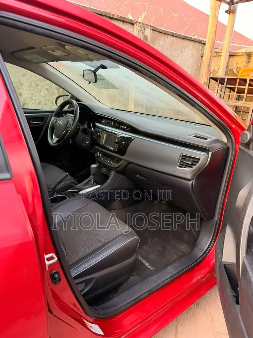 Toyota Corolla 2014 Red