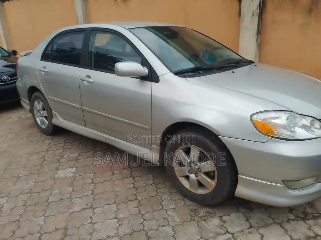 Toyota Corolla 2004 Silver