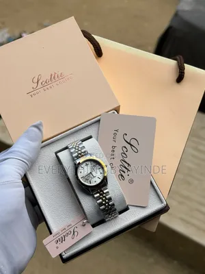 **Luxury Scottie Female Chain 
Comes With Manual,tag,box and Gift Bag
