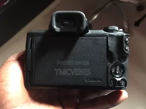 Canon Eos M50