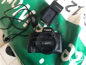 Canon Eos M50
