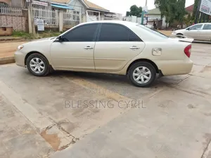 Toyota Camry SE 4dr Sedan (2.4L 4cyl 4A) 2004 Gold