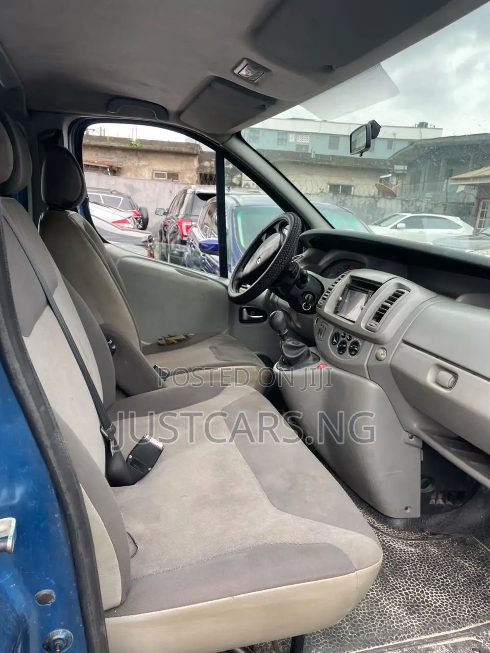 Renault Trafic 2012 Blue