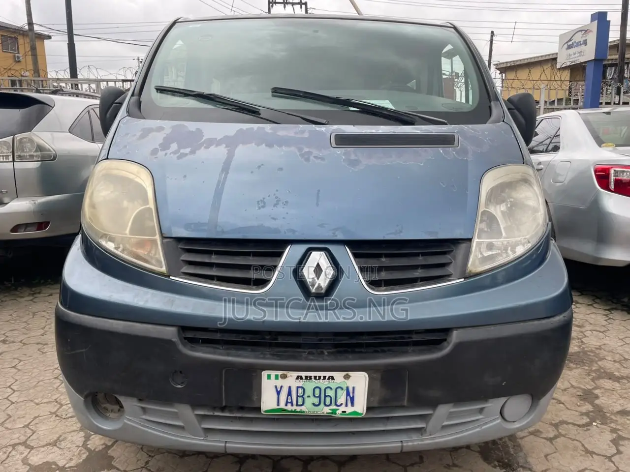 Renault Trafic 2012 Blue