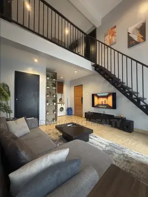 Luxury 1 Bedroom Loft Yaba - 1 Min to Train Station (Pool Rooftop)