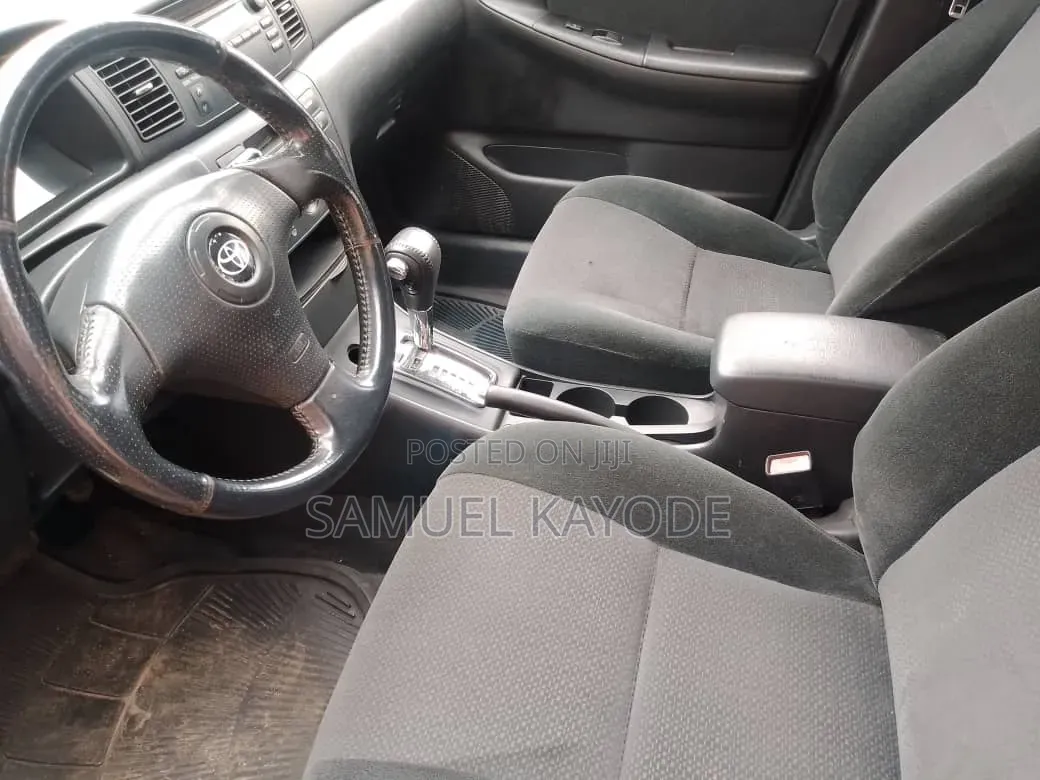 Toyota Corolla 2004 Silver