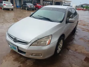 Honda Accord 2005 Silver