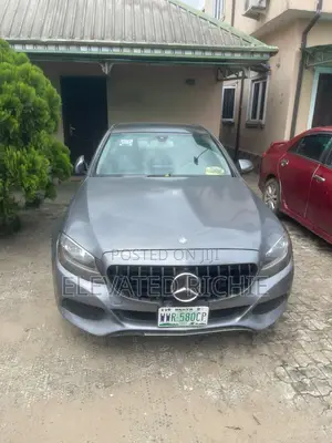 Mercedes-Benz C300 Luxury Sedan RWD (2.0L 4cyl 7A) 2016 Brown