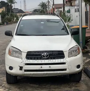 Toyota RAV4 2008 White