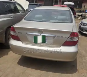 Toyota Camry 2004 Gold