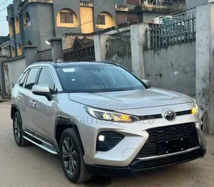Toyota RAV4 2024 Silver