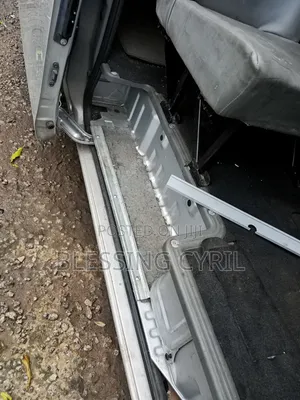 Nissan Caravan (Urvan) 2000 Grey