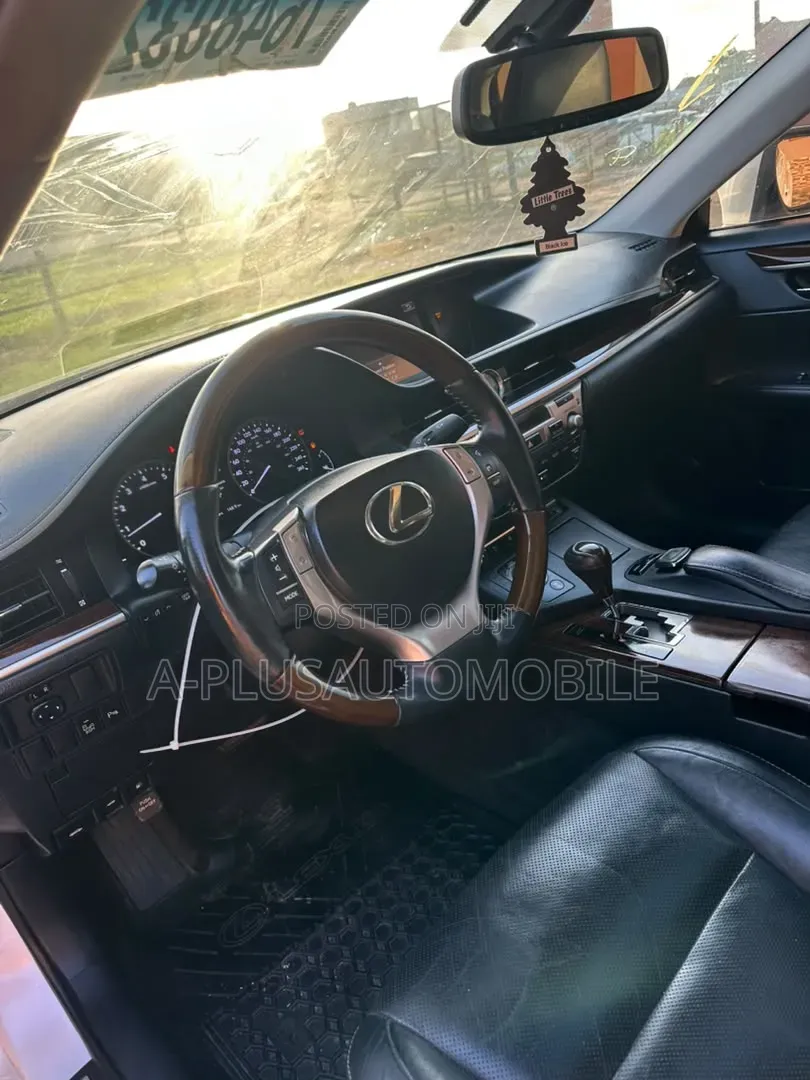 Lexus ES 2015 White