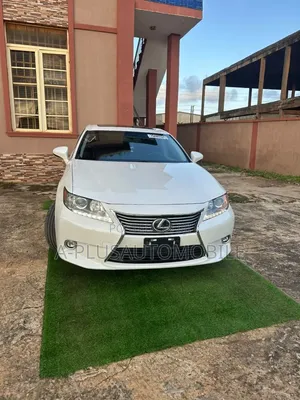 Lexus ES 2015 White