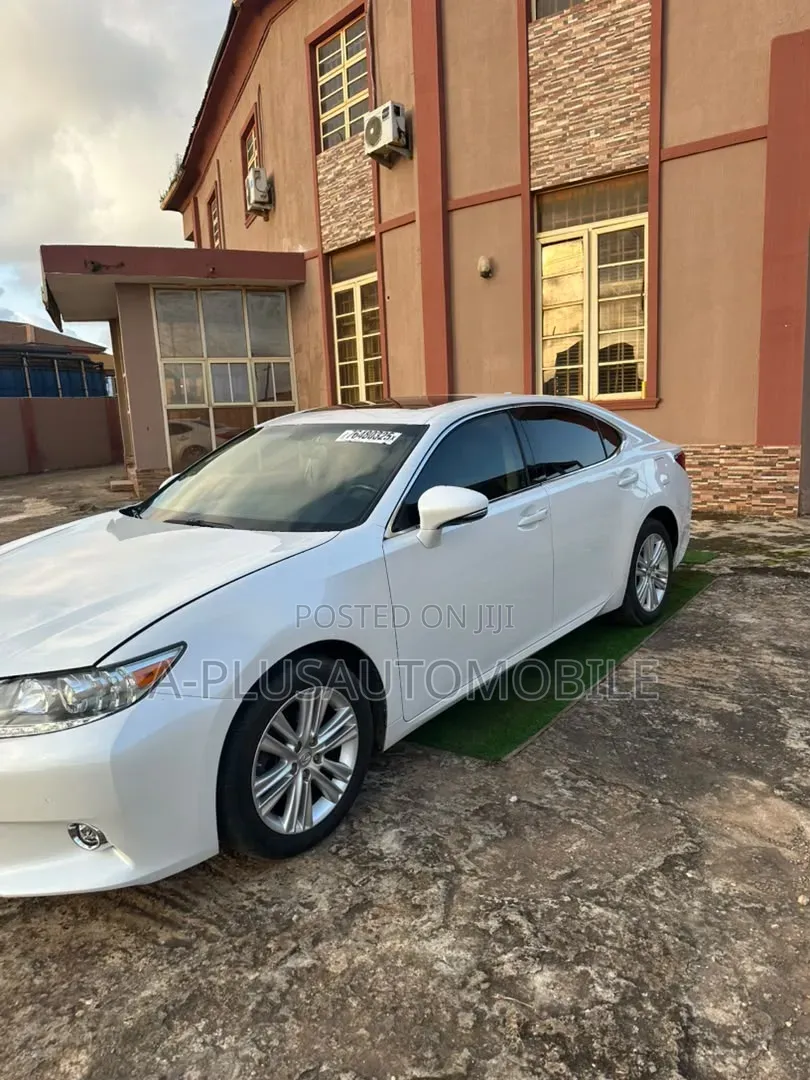 Lexus ES 2015 White
