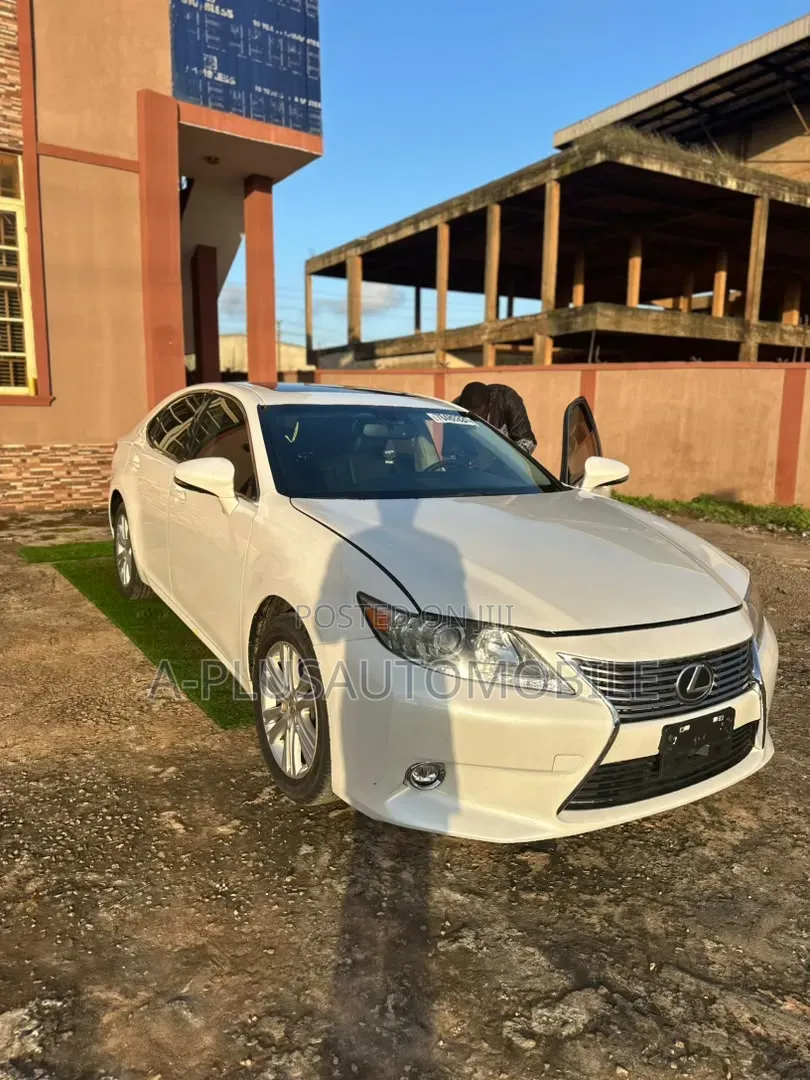 Lexus ES 2015 White