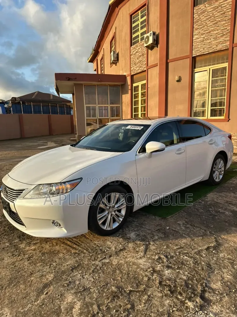 Lexus ES 2015 White