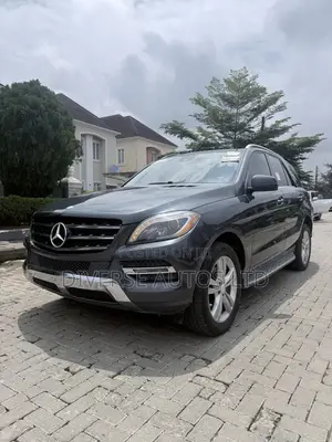 Mercedes-Benz M Class ML350 4MATIC 4dr SUV AWD (3.5L 6cyl 7A) 2014 Gray