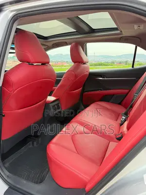 Toyota Camry XSE FWD (2.5L 4cyl 8AM) 2018 Silver