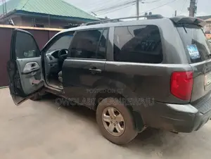 Honda Pilot 2005 Gray