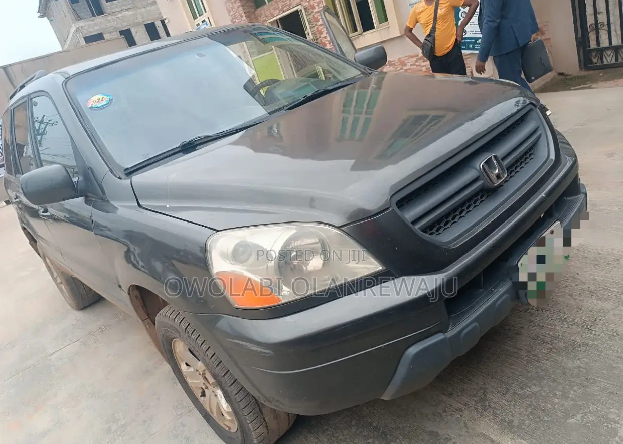 Honda Pilot 2005 Gray
