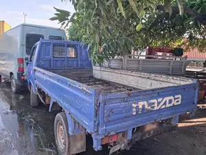 Mazda E2200 1994 Blue