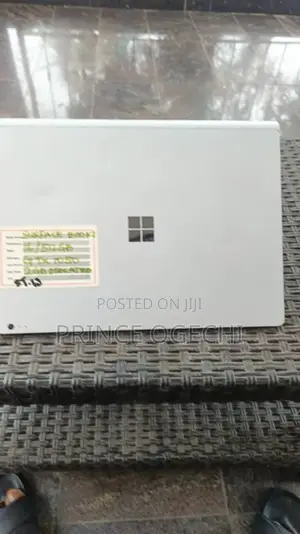 Laptop Microsoft Surface Book 2 8GB Intel Pentium SSHD (Hybrid) 512GB