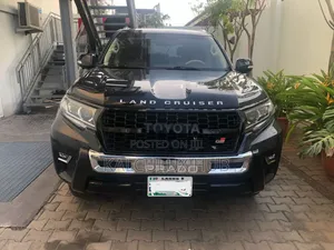 Land Cruiser Prado for Rent.