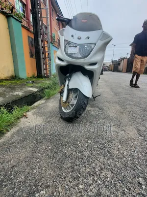 Yamaha Majesty 2002 White