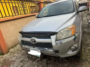 Toyota RAV4 2010 Silver