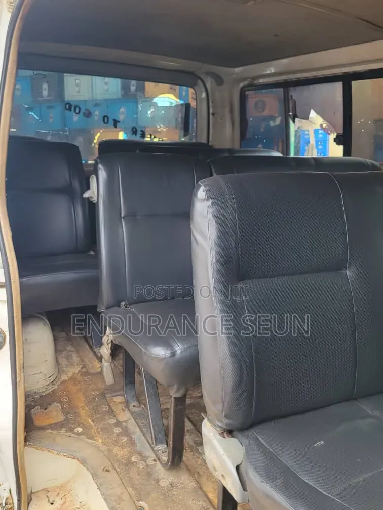 Toyota HiAce 2012 White
