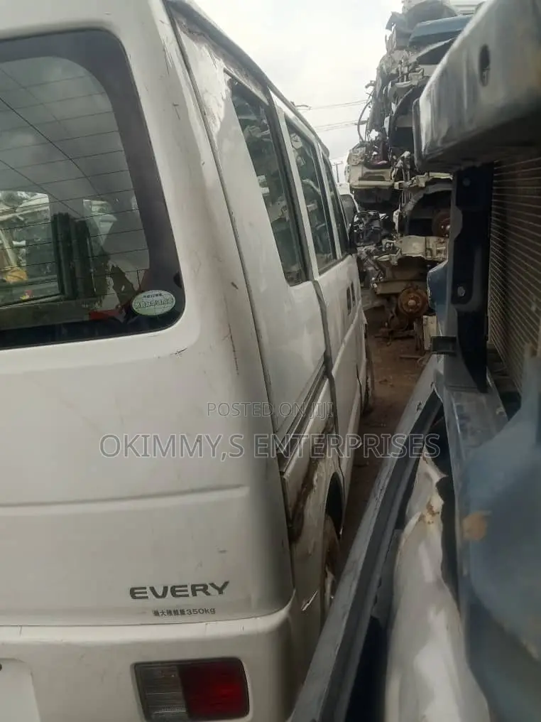 Suzuki Every 2012 White