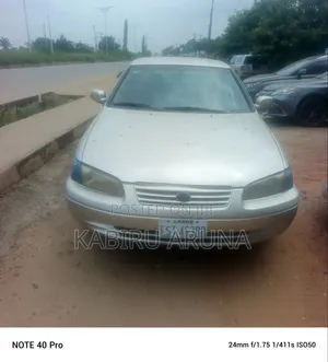 Toyota Camry Automatic 1999 Silver