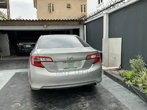 Toyota Camry 2012 Silver