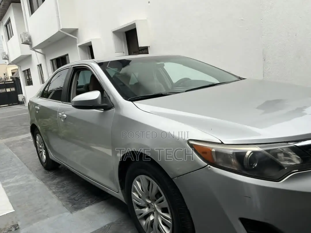 Toyota Camry 2012 Silver