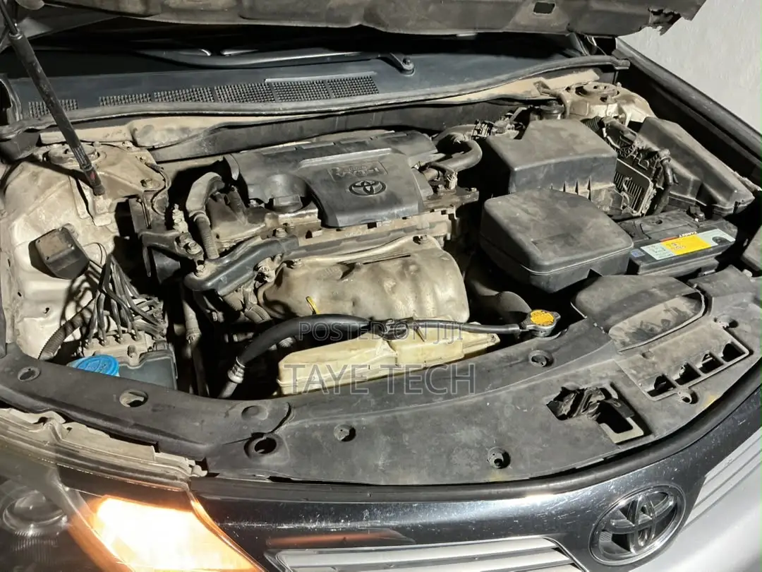 Toyota Camry 2012 Silver