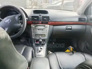 Toyota Avensis 2005 Silver