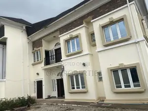 3bdrm Block of Flats in Alalubosa Gra Ibadan for rent