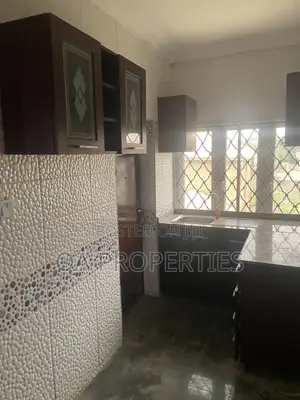3bdrm Block of Flats in Alalubosa Gra Ibadan for rent