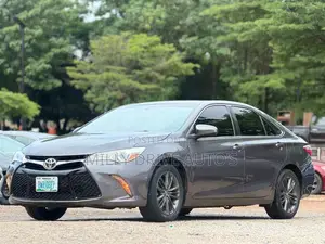Toyota Camry SE 4dr Sedan (2.5L 4cyl 6A) 2015 Gray