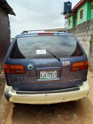 Toyota Sienna 2000 Blue