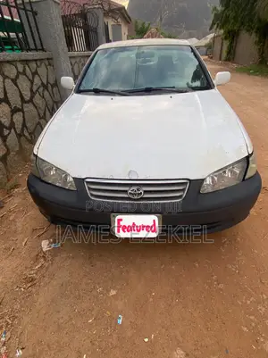 Toyota Camry LE 4dr Sedan (2.2L 4cyl 4A) 2000 White