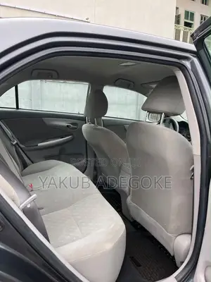 Toyota Corolla 2010 Gray