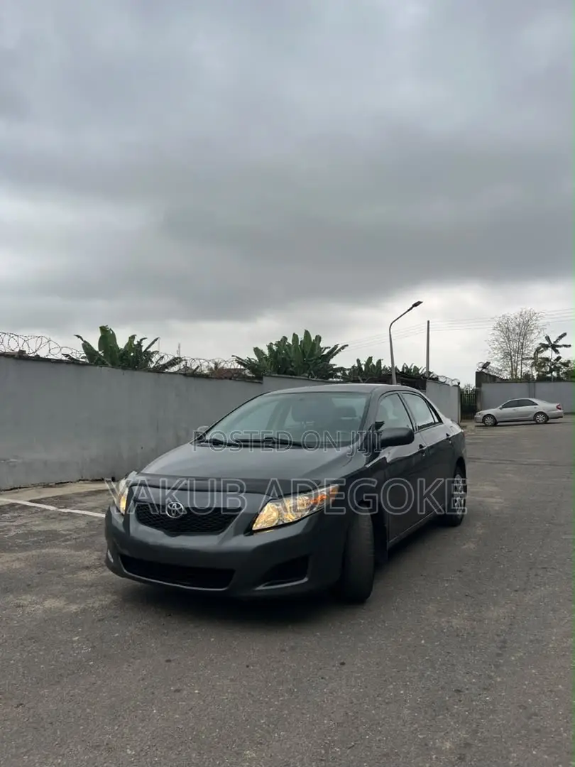 Toyota Corolla 2010 Gray