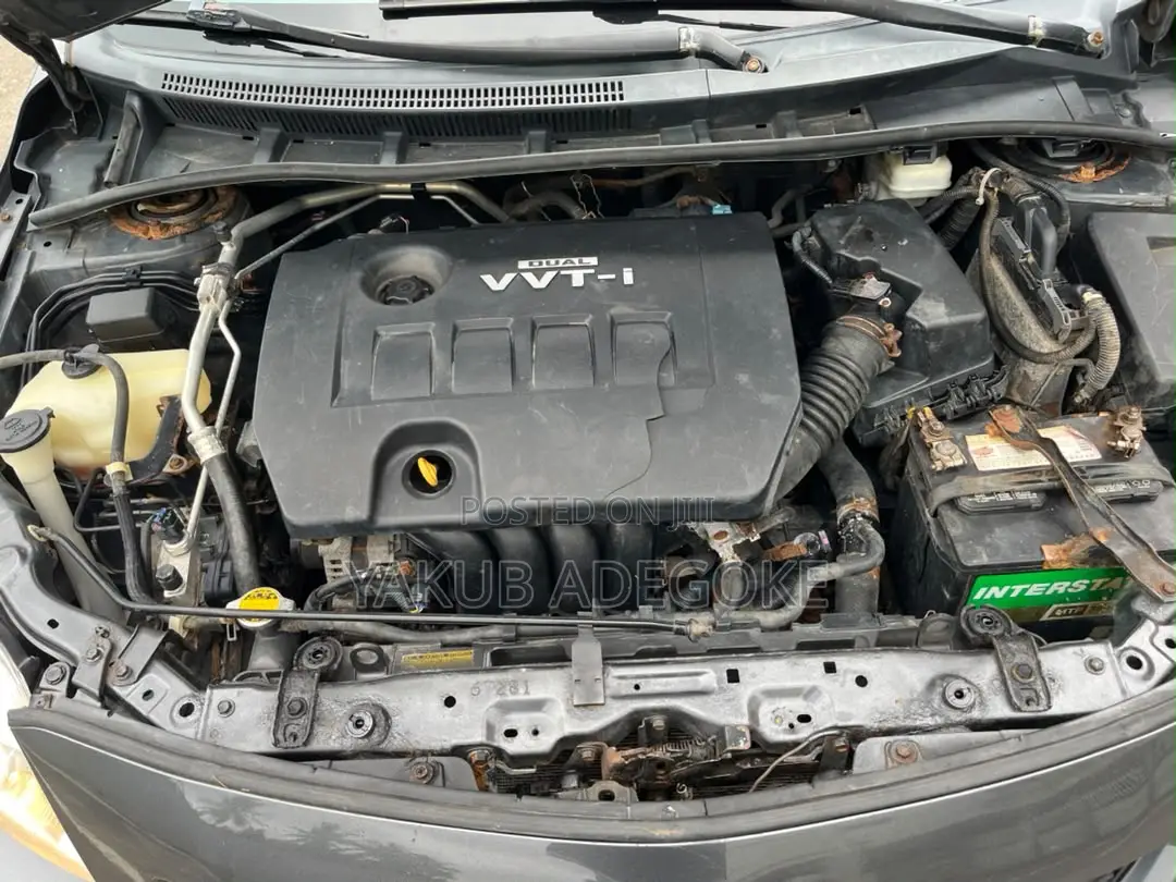 Toyota Corolla 2010 Gray